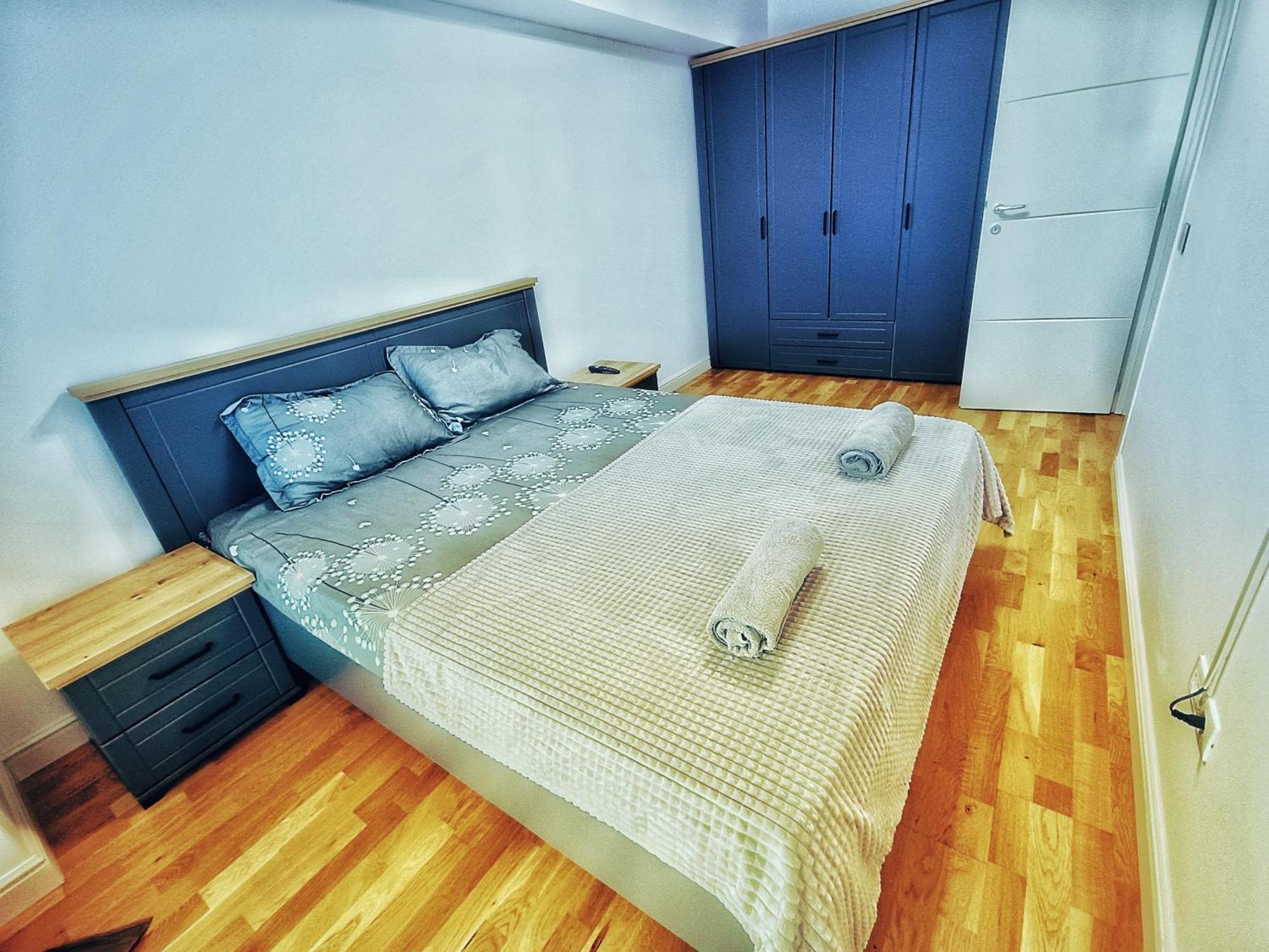 Super Apartments Near Airport With Shop & Free Parking Iasi Ngoại thất bức ảnh